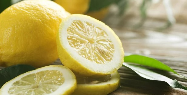 Is citroen goed voor het haar? Voordelen en risico's - Dutch Hairshop