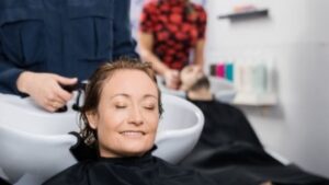 Waarom shampoo voor een geïrriteerde en jeukende hoofdhuid kopen
