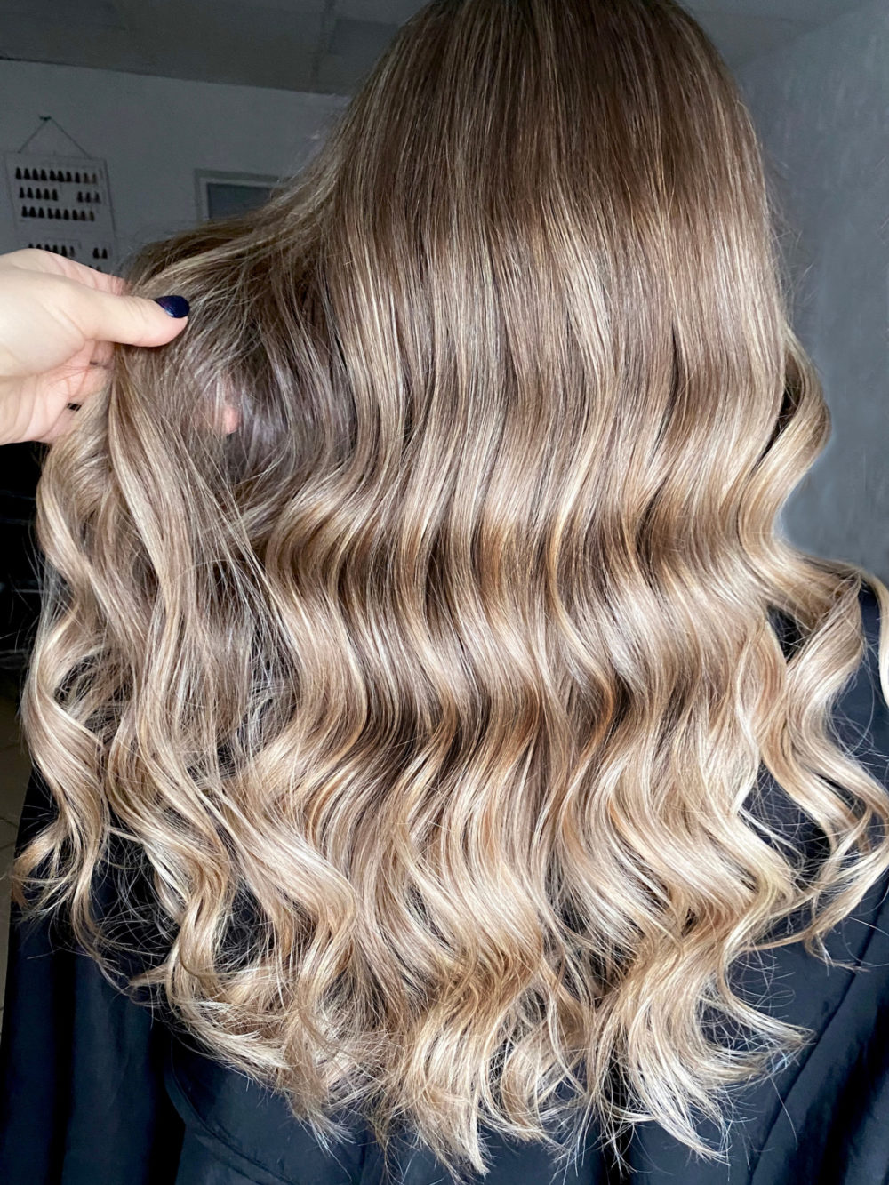 Donker Blond Met Licht Beige Lint Lichten