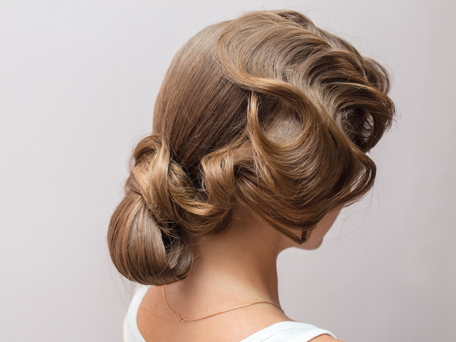 Unieke 3D Vingergolven Met Ingewikkelde Chignon