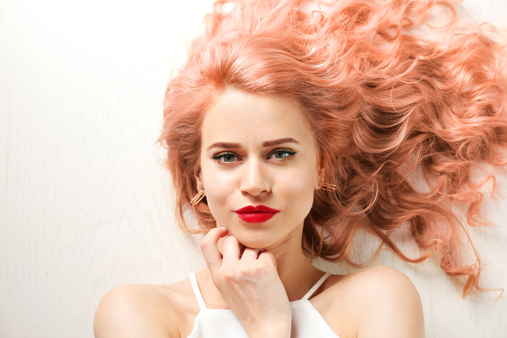 Light Coral Orange Waves als kenmerkend oranje haarkleur idee