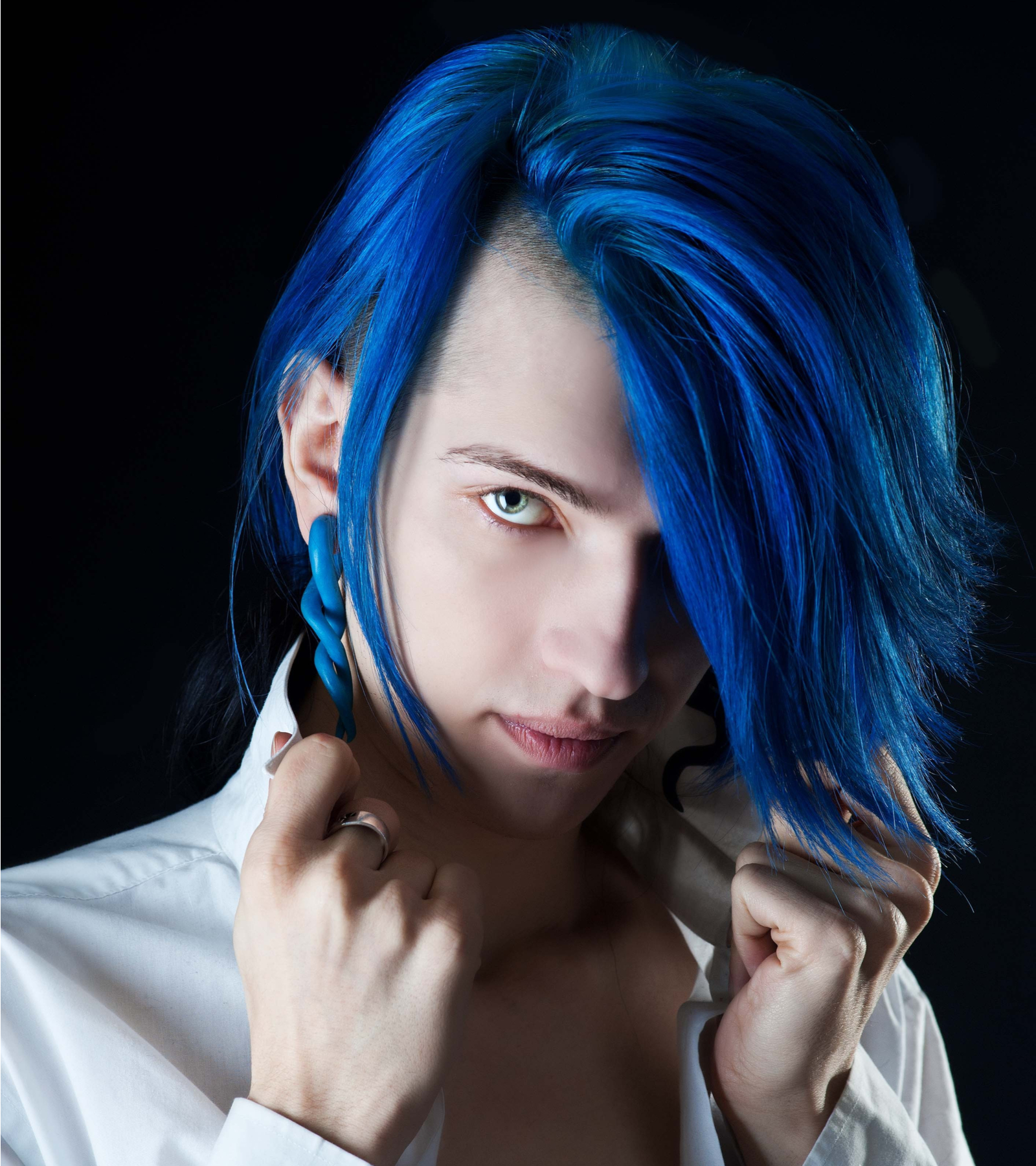 Vivid Electric Blue haarkleur idee voor mannen