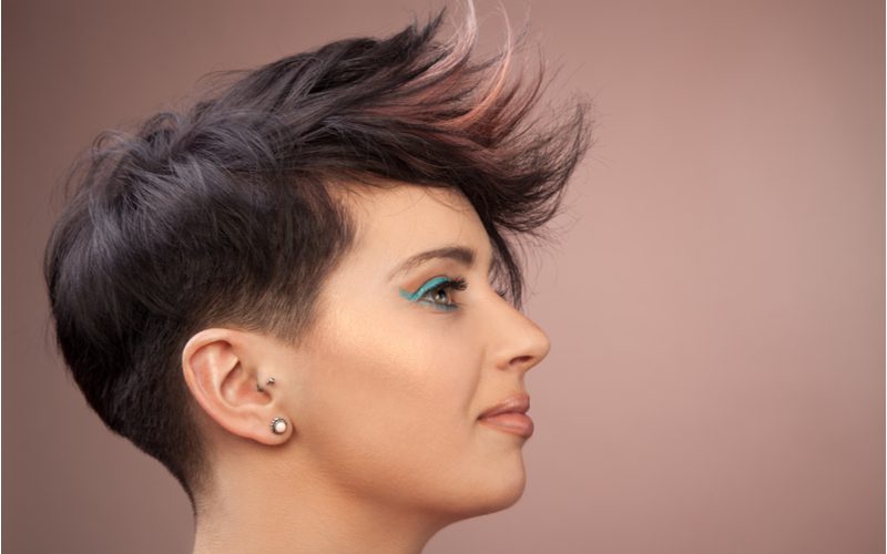 Flock of Flyaways voor een stuk over kapsels voor het uitgroeien van een pixie cut.