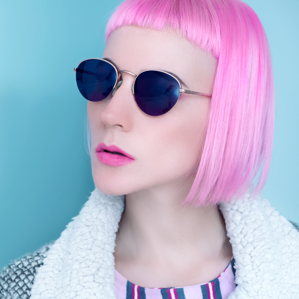 Aanbevolen kapsel getiteld Roze Kin-Lengte Stompe Bob Met Micro Bangs