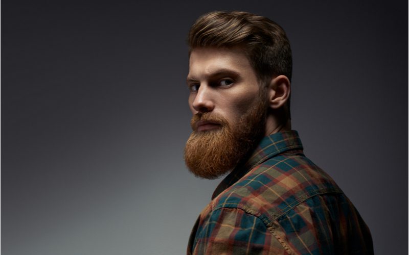 Herenkapsel met baard met een stijl getiteld Taper With Side-Swept Bangs & Full Medium Beard