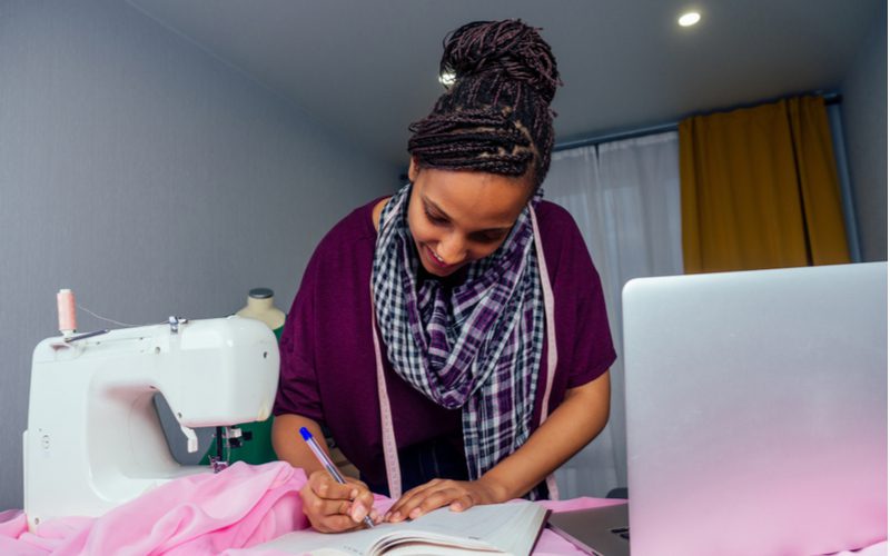 Sisterlocks Bun met zijknippen