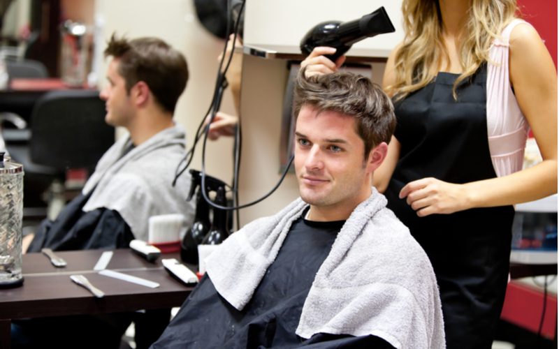 Afbeelding van een kapsel voor een terugwijkende haarlijn met de Masculine Styled-Forward Pixie Cut