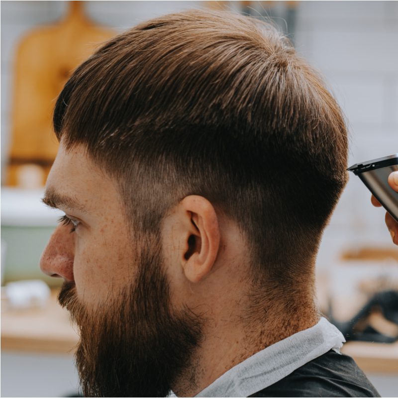 Tapered Bowl Cut Fade, een van de beste kapsels voor terugwijkende haarlijnen