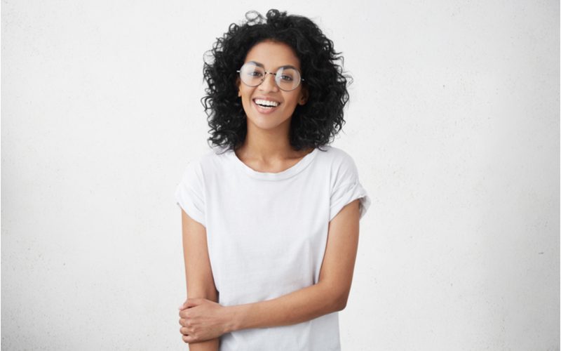 Natural Curls With All-Around Volume, een kapsel voor vrouwen met een rond gezicht.