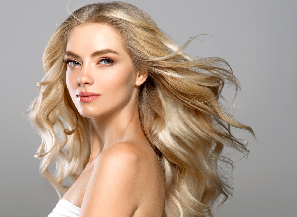 Champagne Highlights met Honing Blond Lowlights