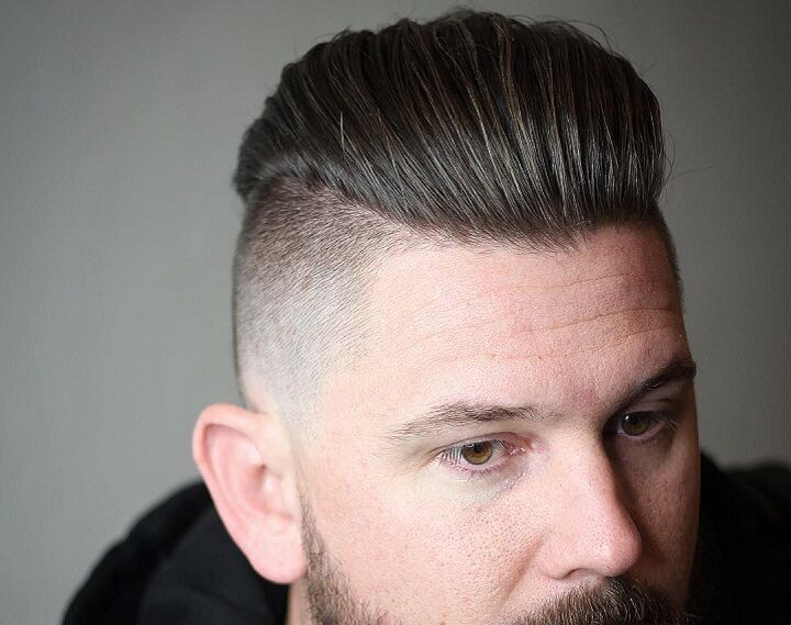 Pompadour en hoge huidskleur