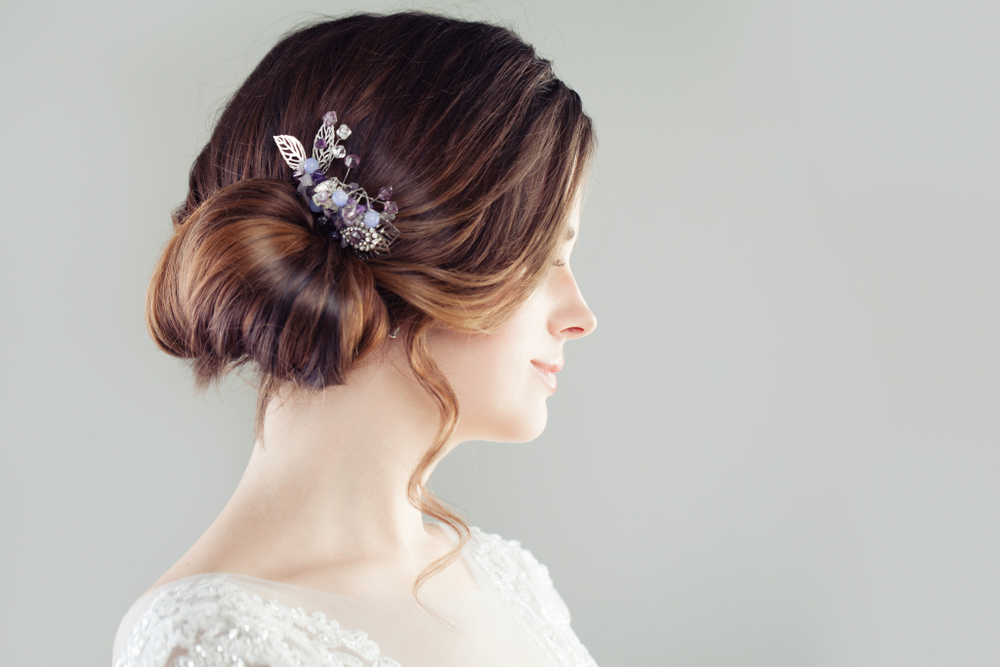 Chique Lage Zij Chignon, een gemakkelijke updo voor lang haar