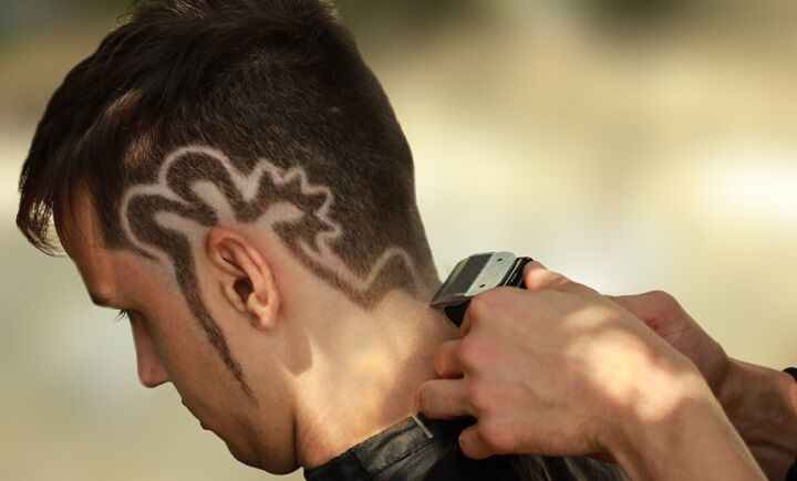 Mannen undercut met haardesign