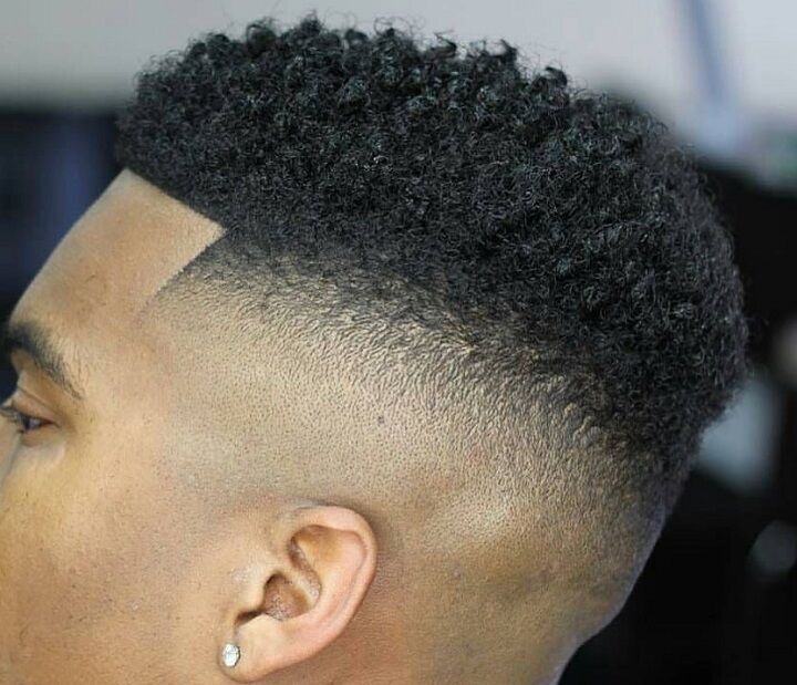 High Fade Black Man Haar