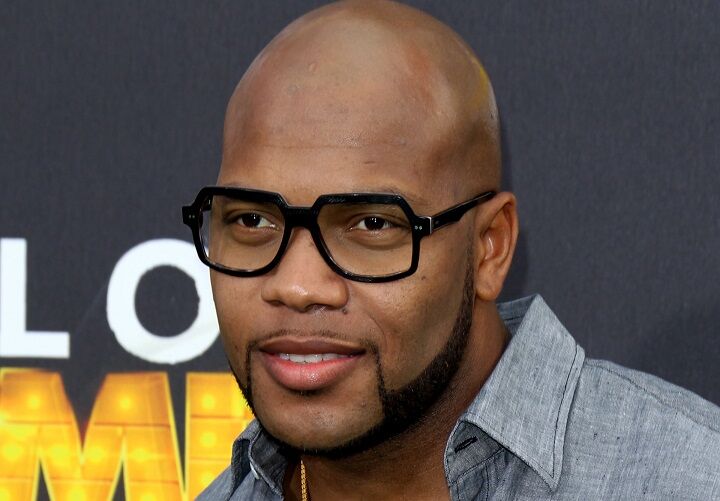 Flo Rida Met Kin Baard Dragende Bril