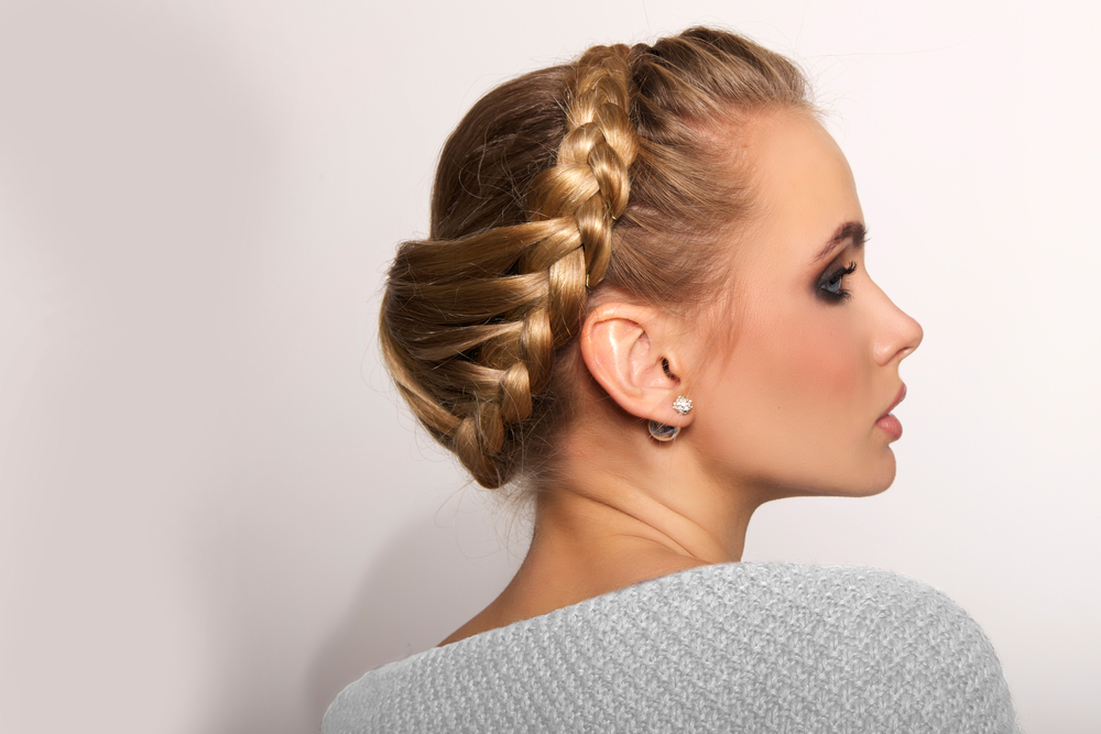 Wrapped Crown Braid, een veelvoorkomend prom kapsel