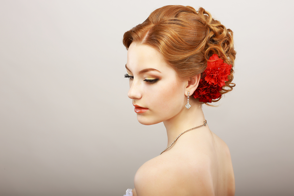 Curly Updo With Split Front, een van de beste prom kapsels