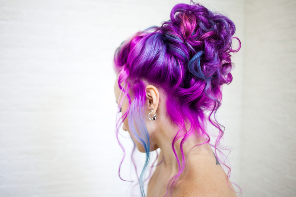 Gradient Purple Tones With Electric Blue en paars haar idee voor een roundup van de beste kleurstijlen