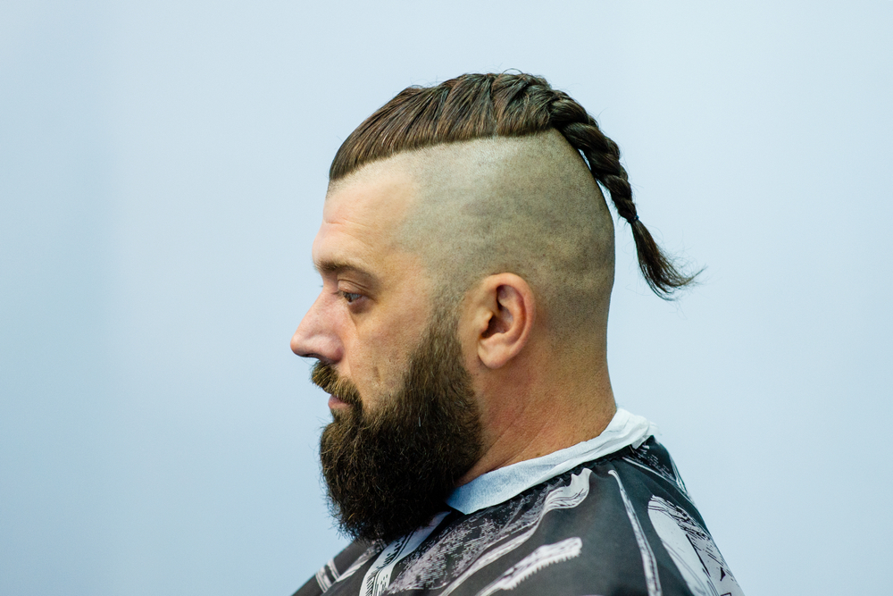 Glad gevlochten Pompadour Undercut