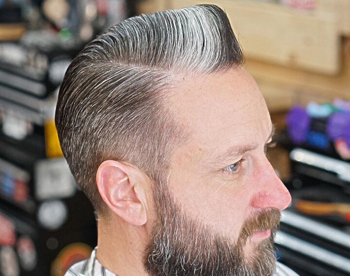 Kam over pompadour