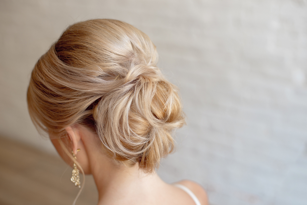 20 Elegant Mother of the Bride Hairstyles for 2022