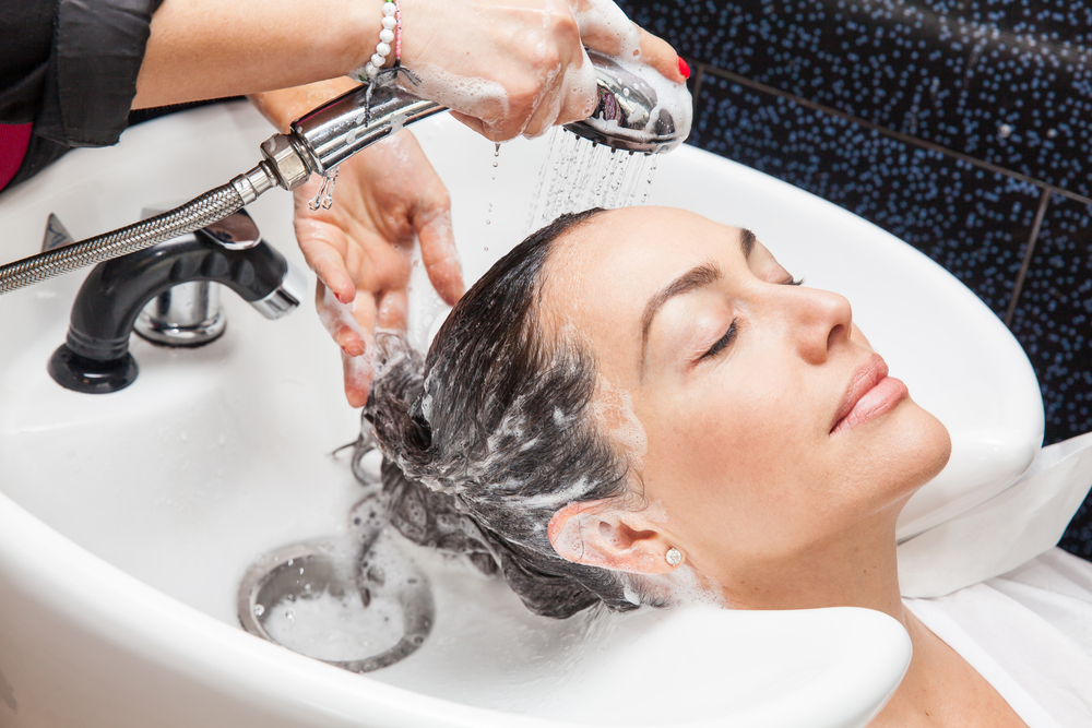 The 5 Key Benefits of Cold Rinsing Hair in 2022