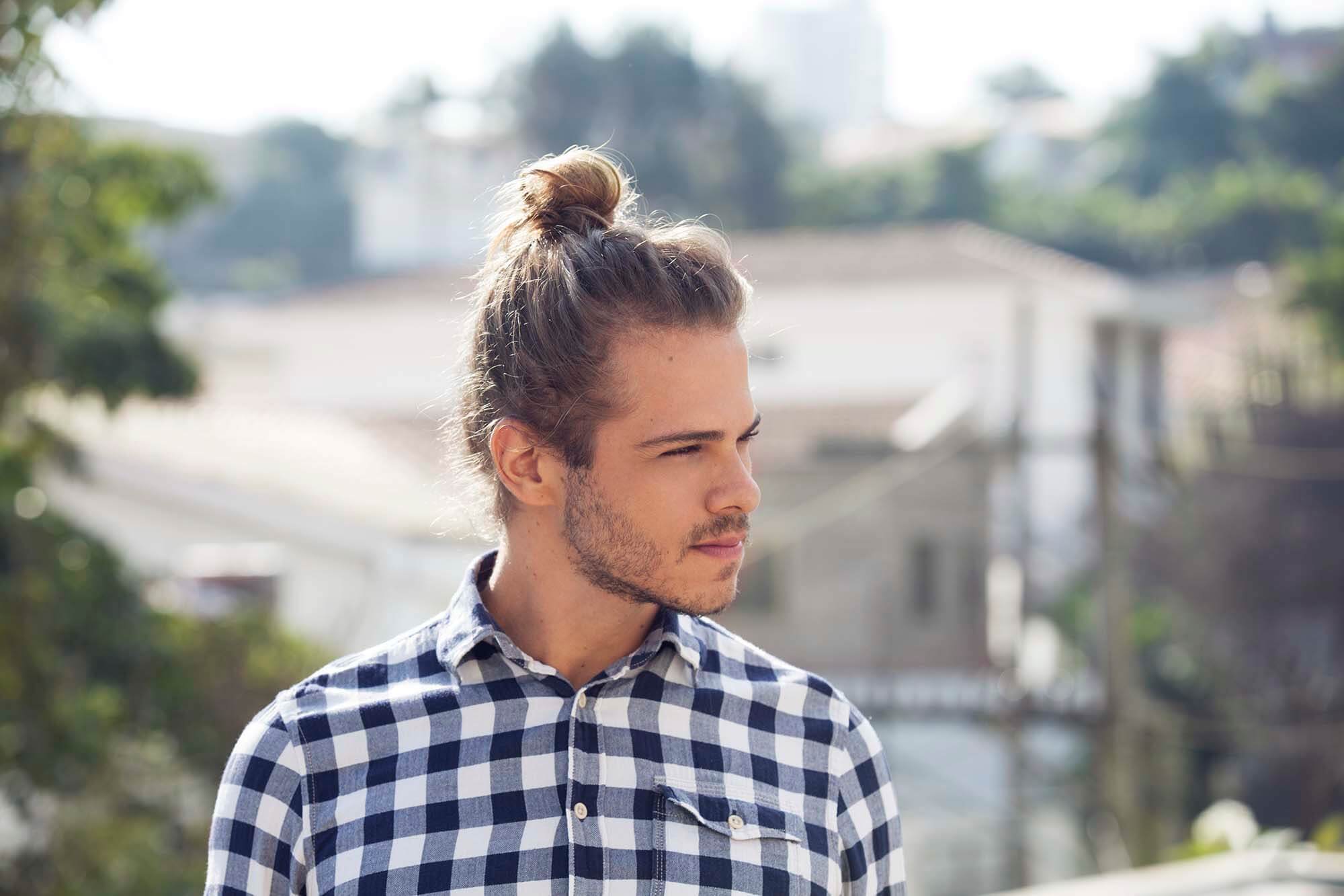 Hoe maak je een man bun: een stap-voor-stap tutorial