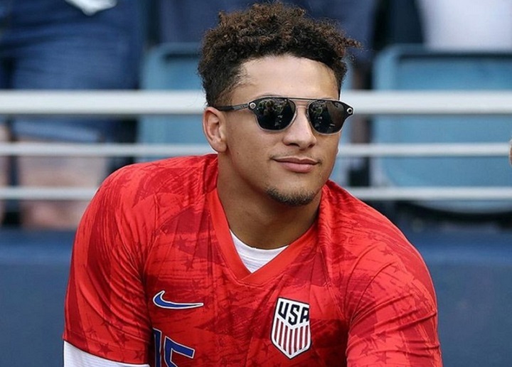 Patrick Mahomes Met Zonnebril