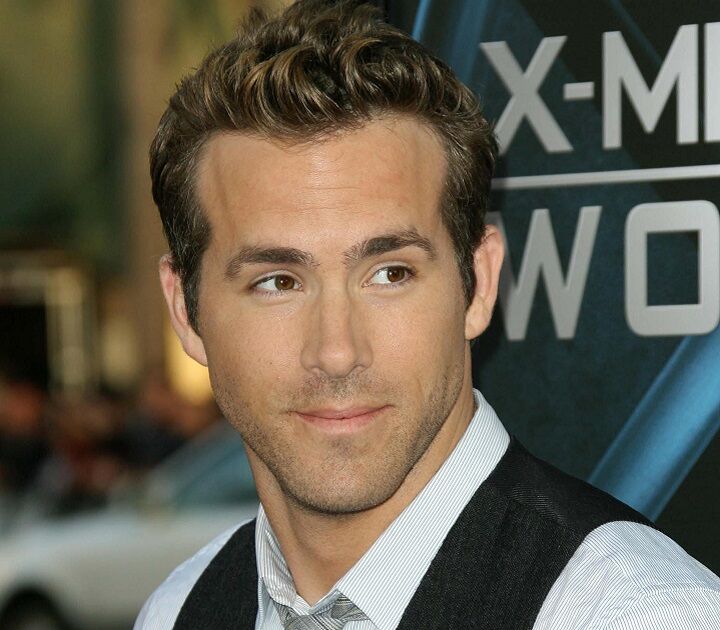 Ryan Reynolds met slordig haar en 5 uur schaduw baard