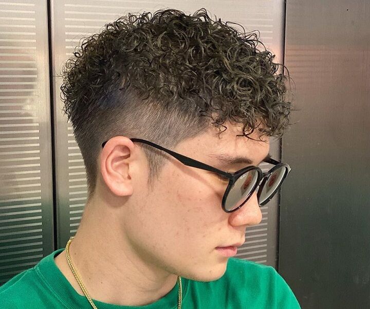 Gekrulde Koreaanse Perm met Undercut 