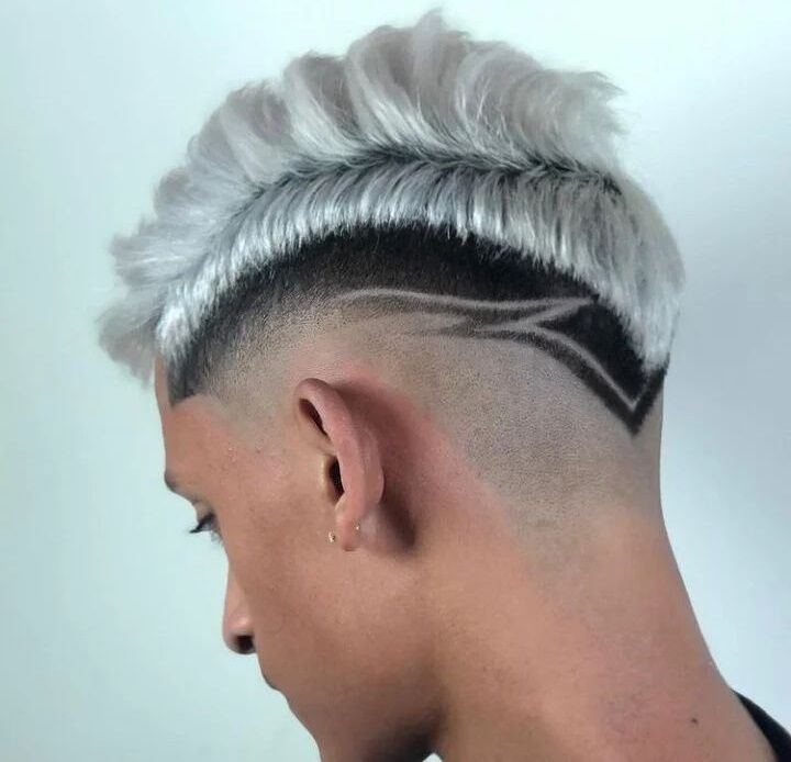 Gebleekte Mohawk en Fade Design