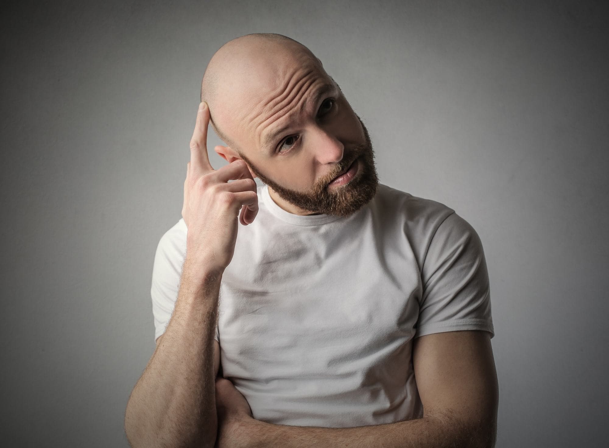 kapsels voor terugtrekkende haarlijn volle baard