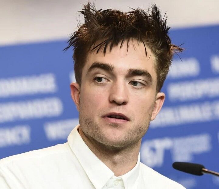 Robert Pattinson met een rommelig kapsel