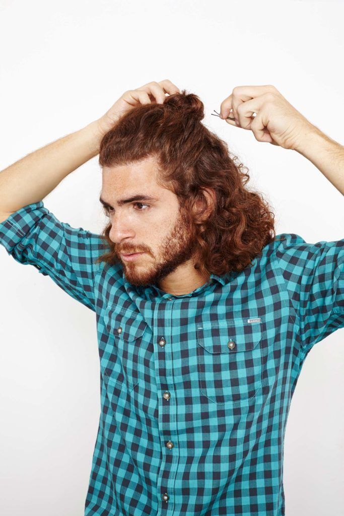 hoe een man bun pin te laten groeien