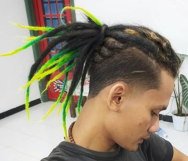 Lange Dreadlocks Kapsel 