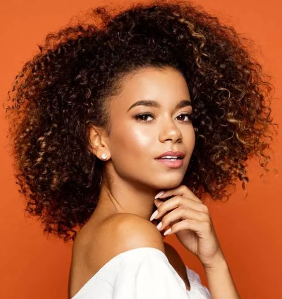 Analyse Schönes Goldenes Haar 3C Haar – Wat is het &hoe het te stylen en te verzorgen - Dutch Hairshop