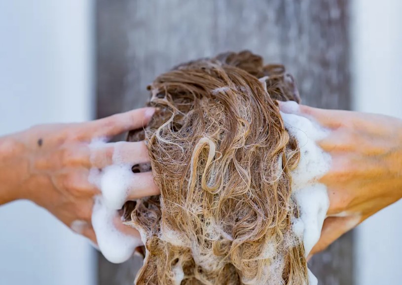 Biologische shampoo: hoe je je haar op natuurlijke wijze kunt verzorgen